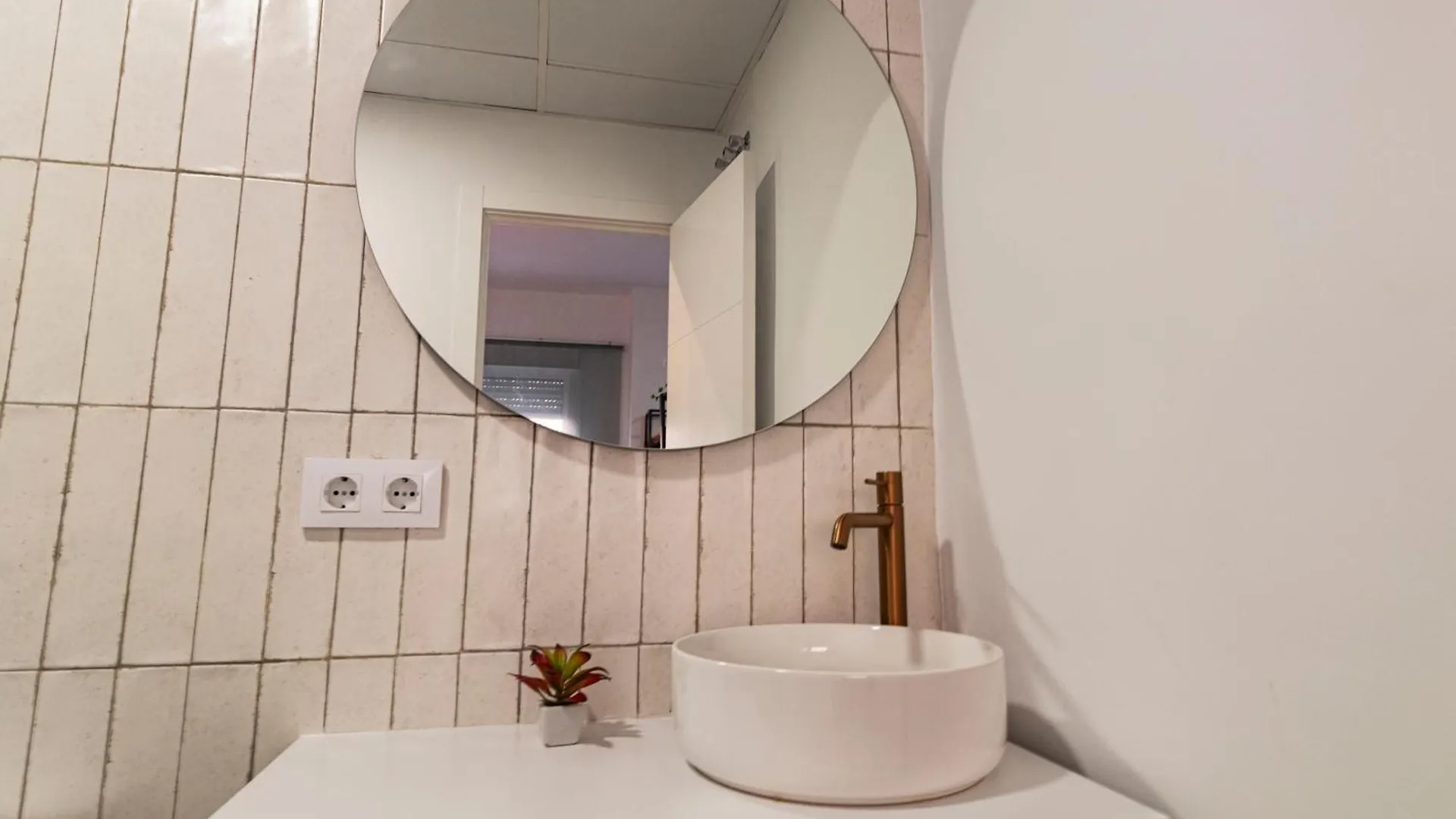 Nuevo Acogedor Estudio Junto Sta Justa Y Aeropuerto Seville Apartment