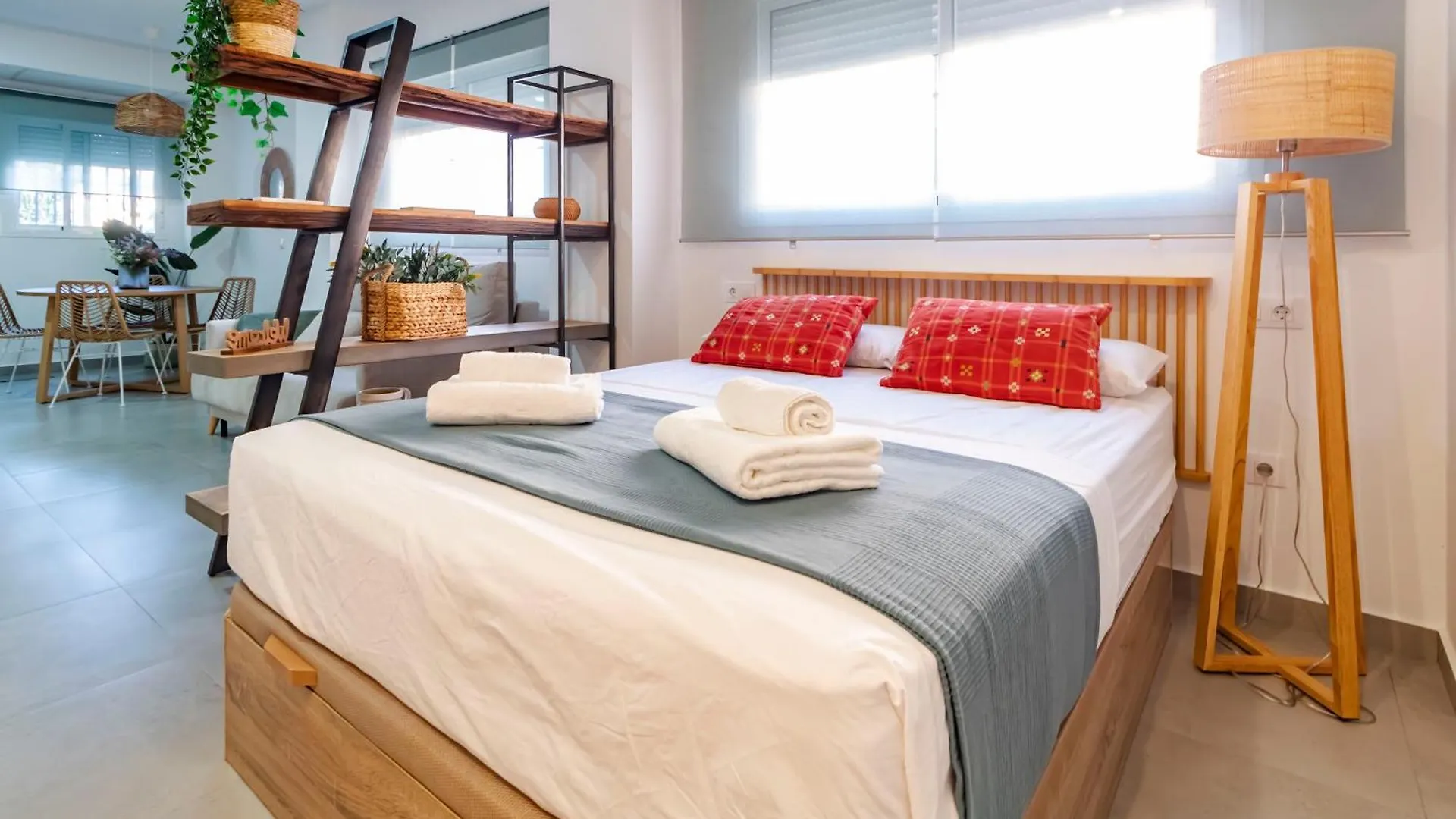 Nuevo Acogedor Estudio Junto Sta Justa Y Aeropuerto Sevilla