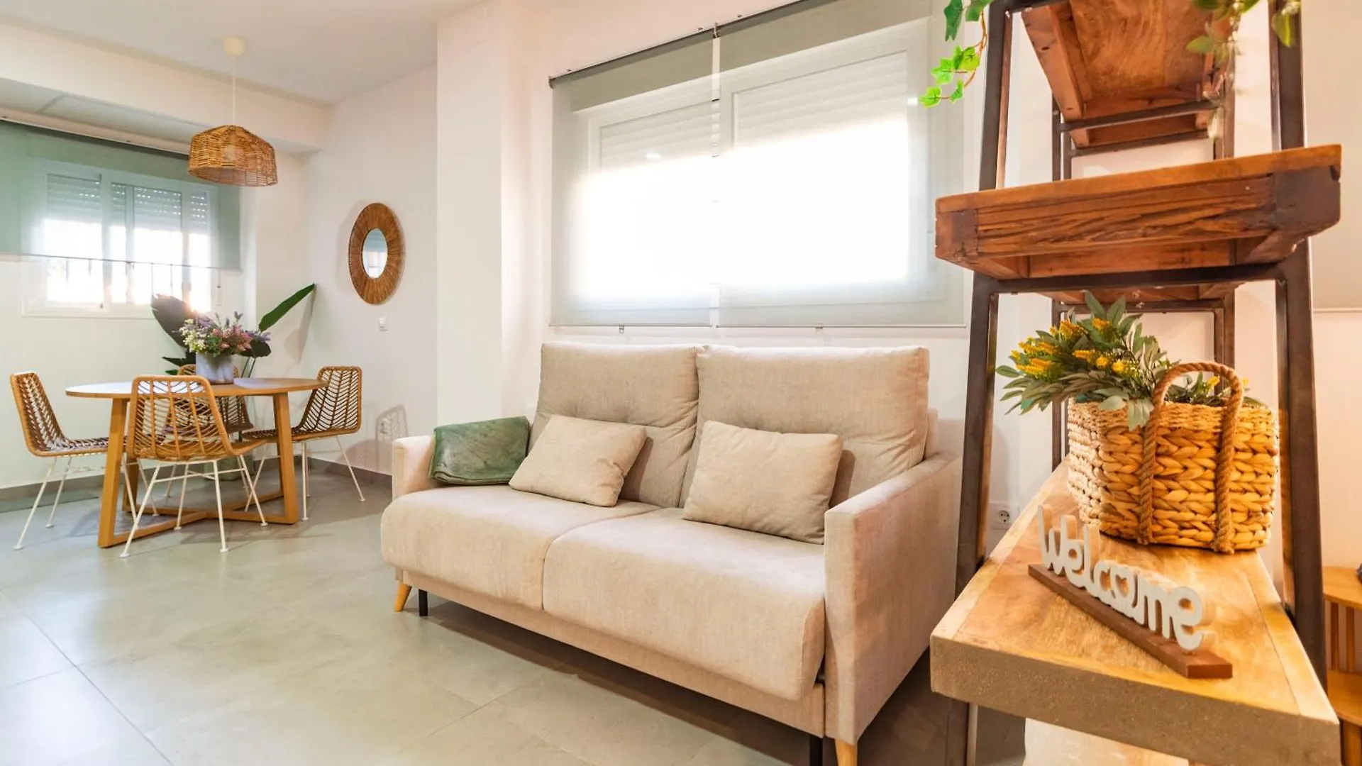 Nuevo Acogedor Estudio Junto Sta Justa Y Aeropuerto Sevilla 0*,  Španělsko